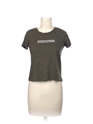 Defacto T-shirt %70 İndirimli.