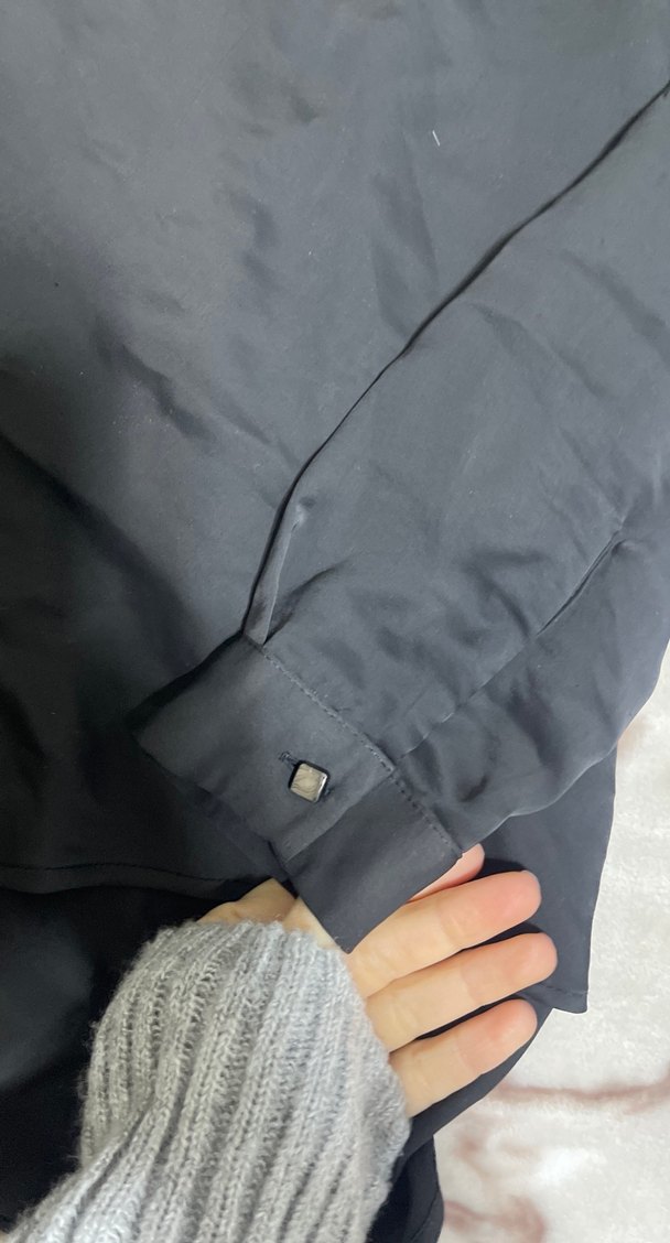 Siyah V Yaka Uzun Kollu Salaş Bluz - Görsel 3