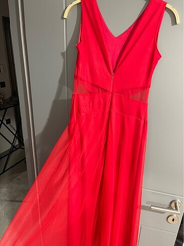 Kırmızı uzun astarlı elbise