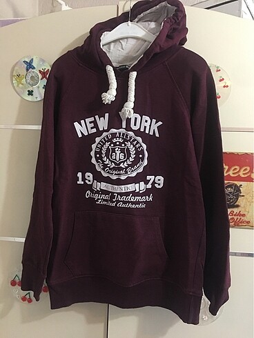 kapüşonlu sweatshirt