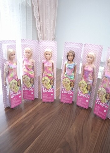 Sıfır 2 adet Barbie bebek