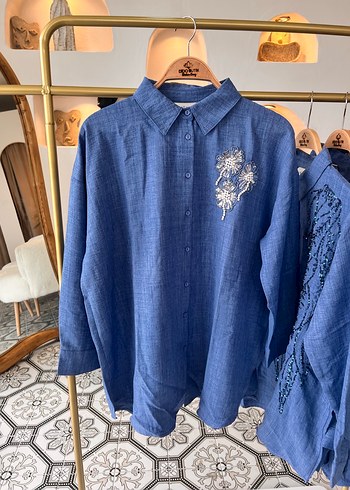 Nakışlı Mavi Denim Kadın Gömlek - Görsel 3