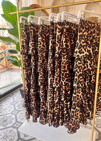 Kahverengi Leopar Desenli Uzun Fırfırlı Etek - Görsel 3