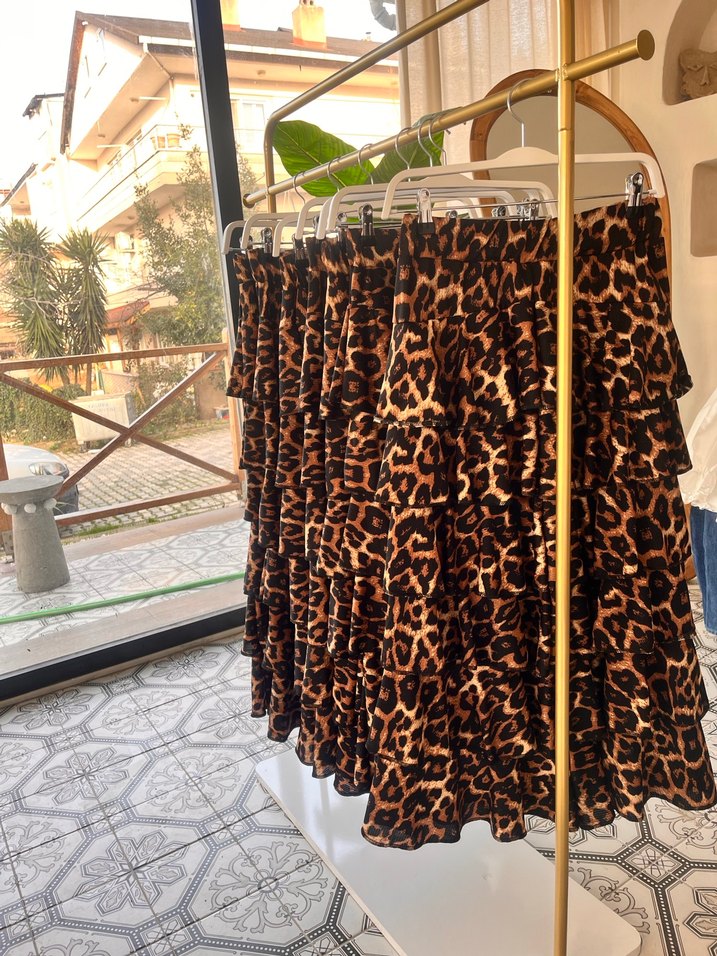 Kahverengi Leopar Desenli Uzun Fırfırlı Etek - Görsel 2