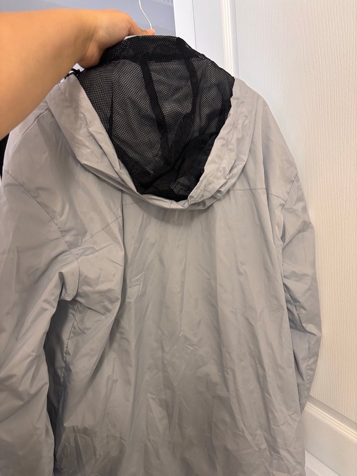 Puma Gri Kapüşonlu Hafif Rüzgarlık — görsel 3/3