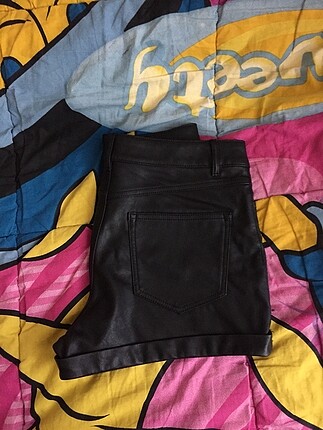 s Beden H&M siyah deri şort