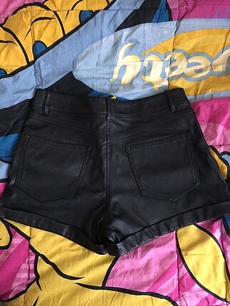 H&M H&M siyah deri şort