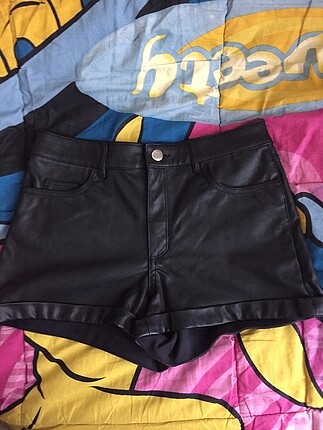 H&M siyah deri şort