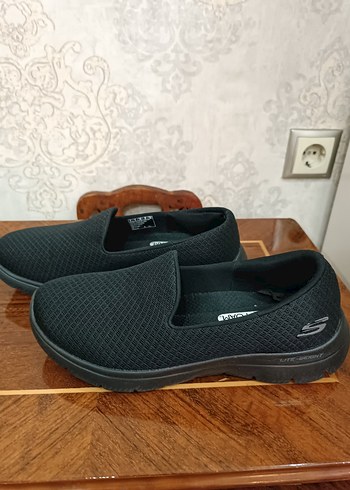 Skechers 39