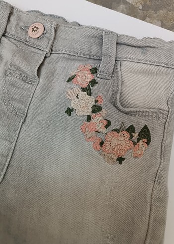 LCW Gri Nakışlı Kız Çocuk Denim Pantolon - Görsel 2