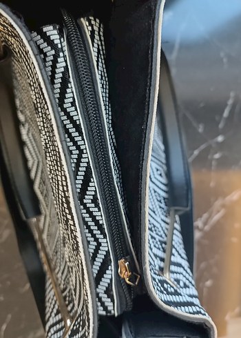 Gri Desenli Kadın El Çantası - Görsel 4