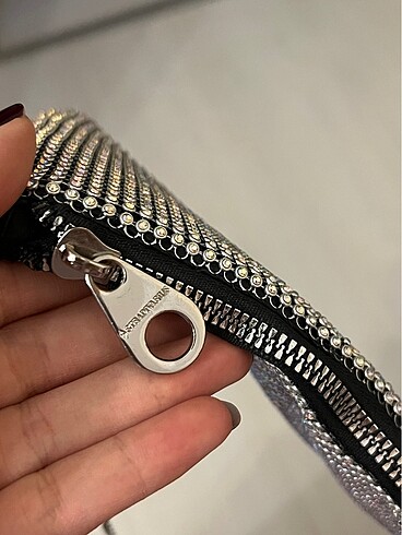  Beden Stradivarius taşlı çanta