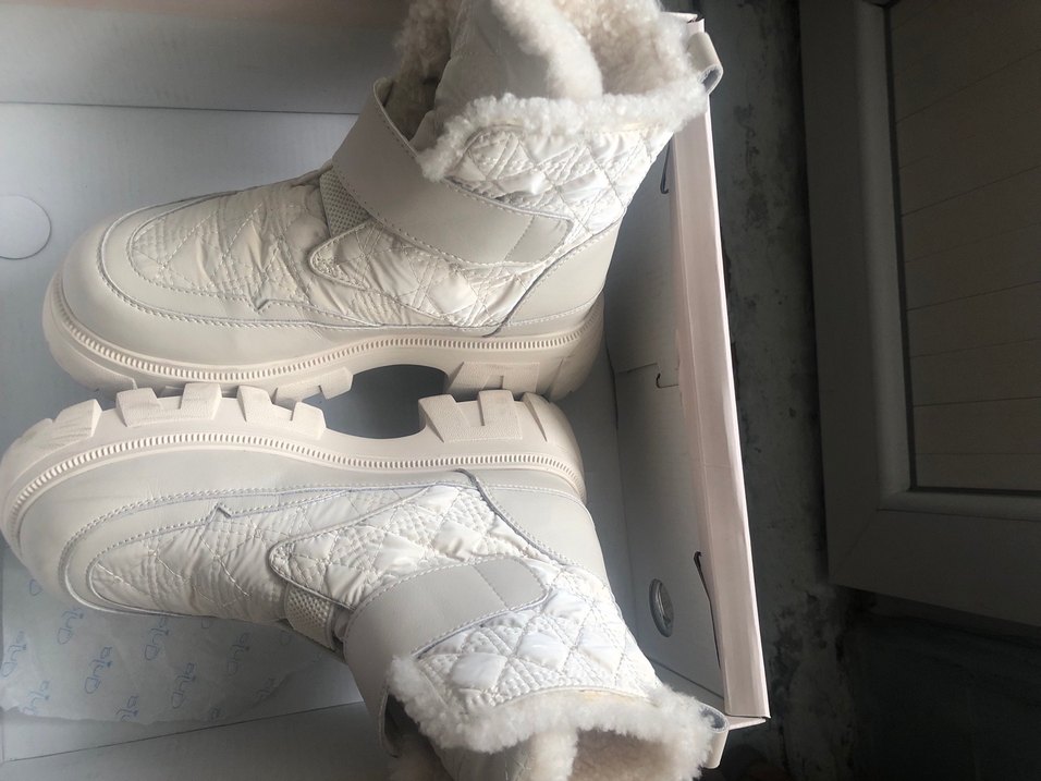 Beyaz Kürklü Platform Kadın Botları - Görsel 3