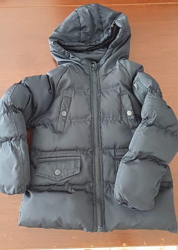 Erkek Çocuk Kapüşonlu siyah Mont