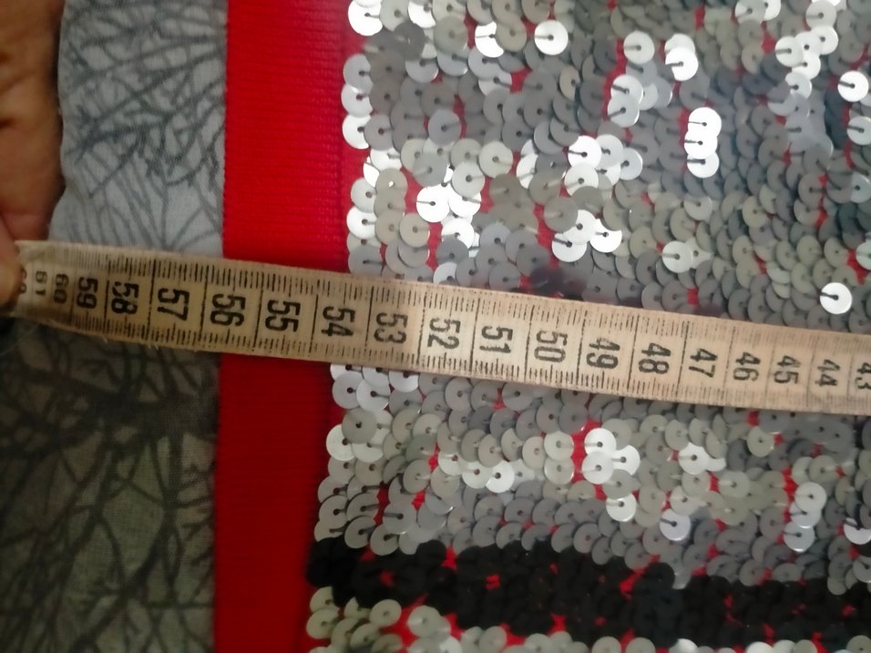 SATİLDİ...Pul İşlemeli Kırmızı V Yakalı Kolsuz Bluz - Görsel 5