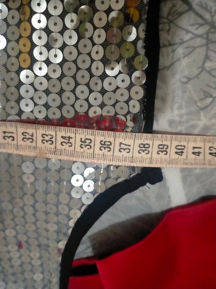 Kadın Altın Renkli Payetli Kolsuz Bluz - Görsel 3