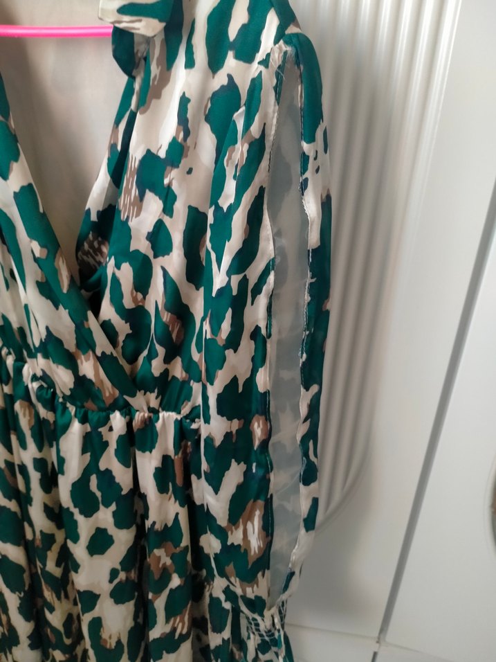 Yeşil Desenli V Yakalı Midi Elbise - Görsel 2