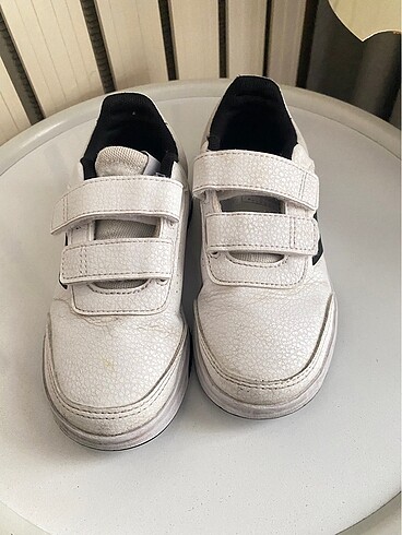Adidas Orijinal marka Adidas yeni çocuk ayakkabısı