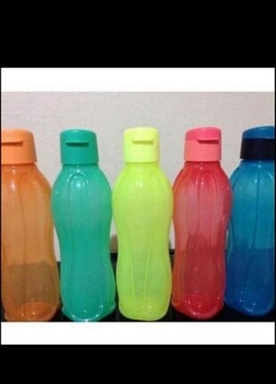 Tupperware su şişesi