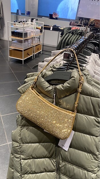 Acil satılık mango taşlı gold çanta