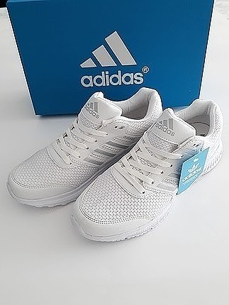 39 numara adidas.