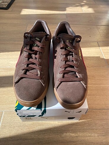 Suede B Staple Dark Chocolate-Rhubarb