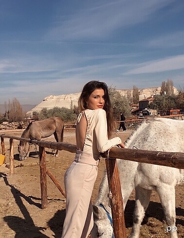 Zara sırt dekolteli çıtçılı body