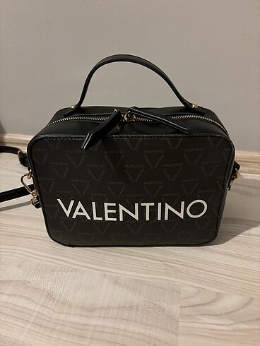 Valentino Postacı askılı çanta orjinal
