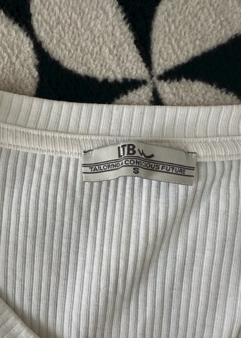 Kadın Beyaz V Yaka Uzun Kollu Tişört - Görsel 2