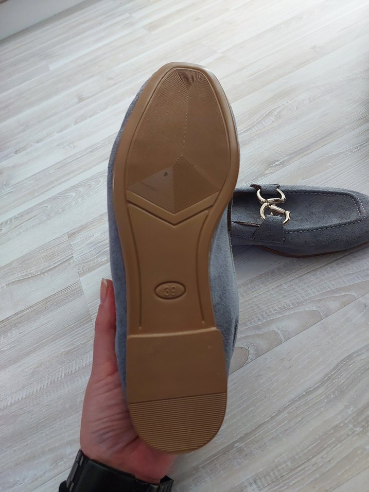 Gri Süet Loafer  Şıklık ve Rahatlık Bir Arada — görsel 3/4