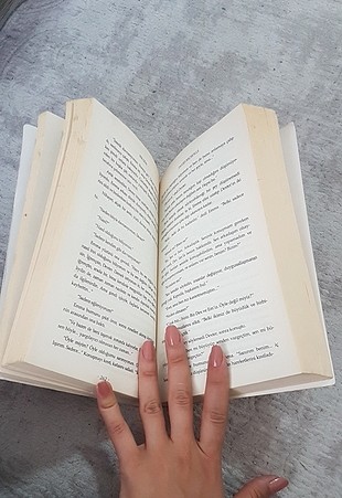 Bir Gün kitabı  - Görsel 2