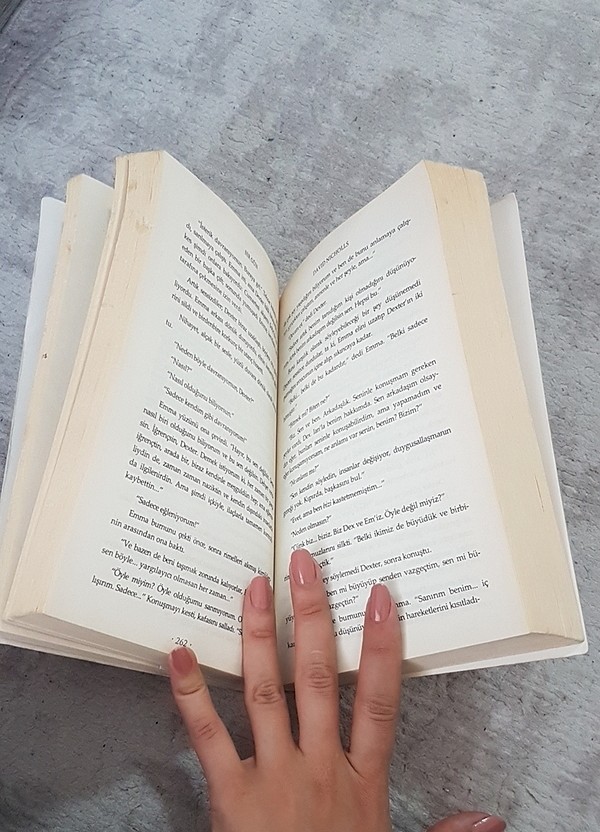 Bir Gün kitabı  - Görsel 2