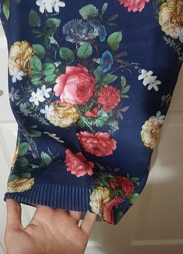 çiçekli bluz - Görsel 4