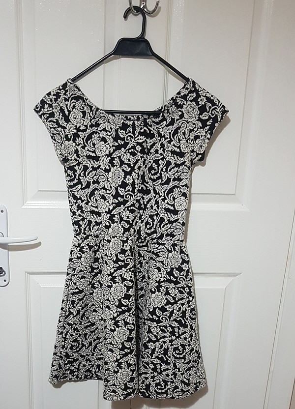 dantel desenli siyah beyaz elbise - Görsel 2