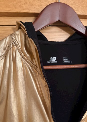 New Balance Ceket - Görsel 3