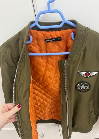Stradivarius armalı yeşil bomber ceket - Görsel 3