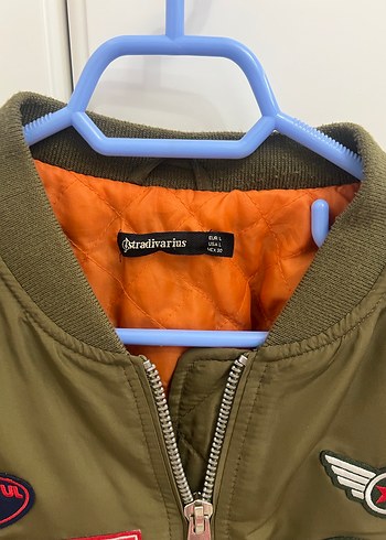Stradivarius armalı yeşil bomber ceket - Görsel 2