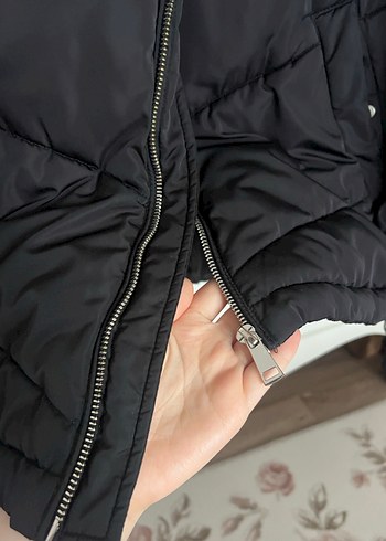 Siyah şişme mont stradivarius - Görsel 3