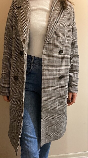 pull and bear trenchcoat