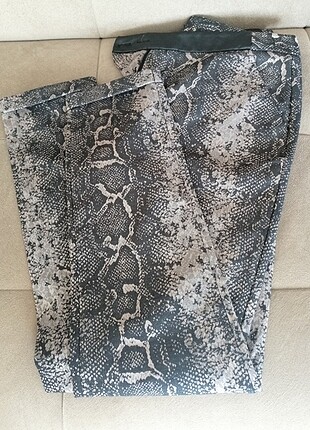 TRENDYOL MİLLA LEOPAR DESENLİ PANTOLON - Görsel 3