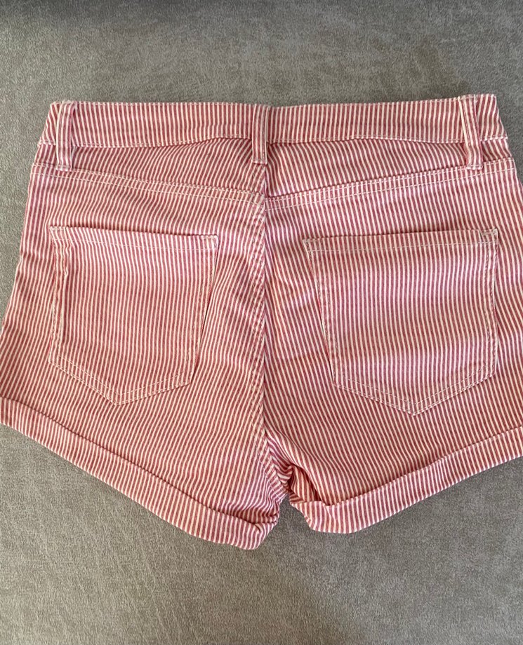 Düğmeli Kırmızı Çizgili Mini Kadın Şort - Görsel 5
