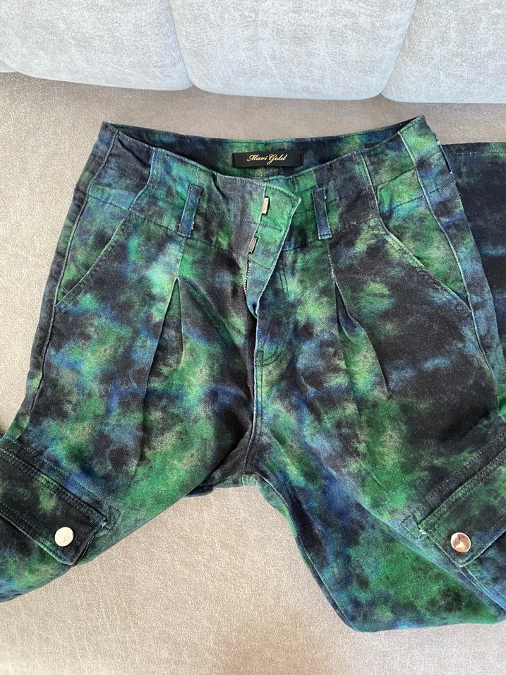 Kadın Batik Desenli Kemerli Kot Pantolon - Görsel 3