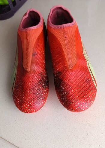 Puma Kırmızı Erkek Futbol Kramponu Velcro Detaylı