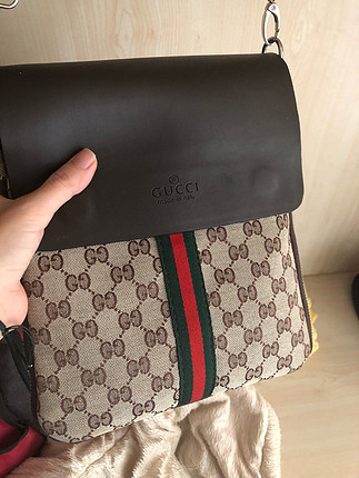 Gucci 1.Sınıf replika hakiki deri kapaklı askılı çanta