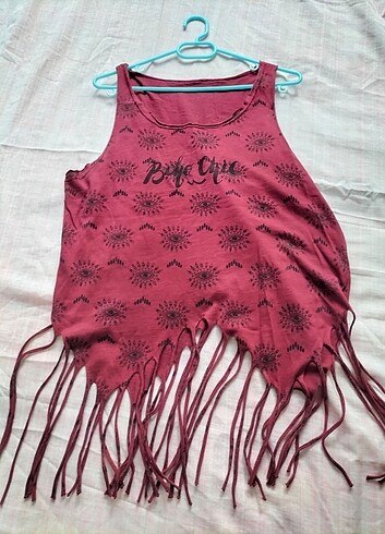 püsküllü t-shirt