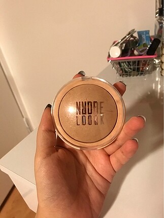 Golden rose nude look pudra