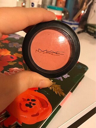 Mac peaches allık