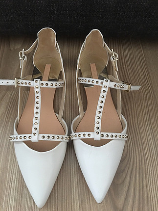 Zara 35 babet hiç bir yerinde kusuru yoktur. Kullanılma Zara 35