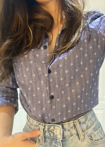 Düğmeli V Yaka Mavi Denim Gömlek