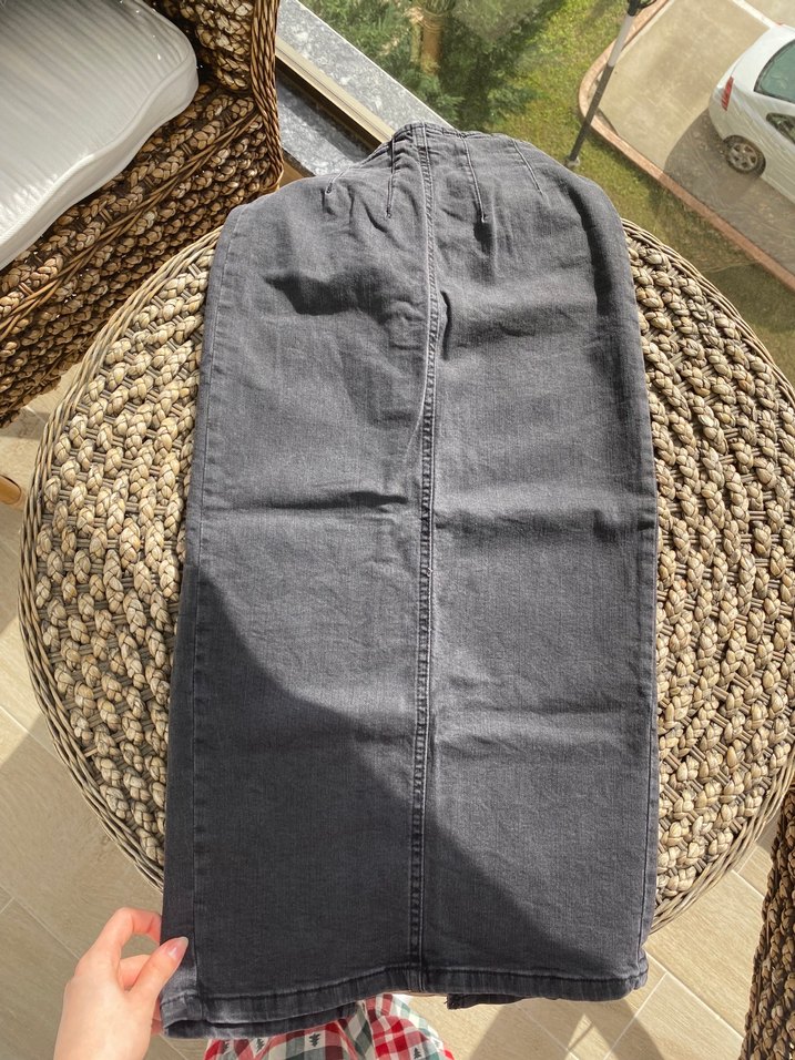 Gri Bol Kesim Midi Kot Etek - Görsel 4